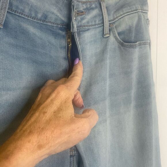 Old Navy Women's Size 10 Classic Bootcut Blue Jeans Stretch - Picture 4 of 12